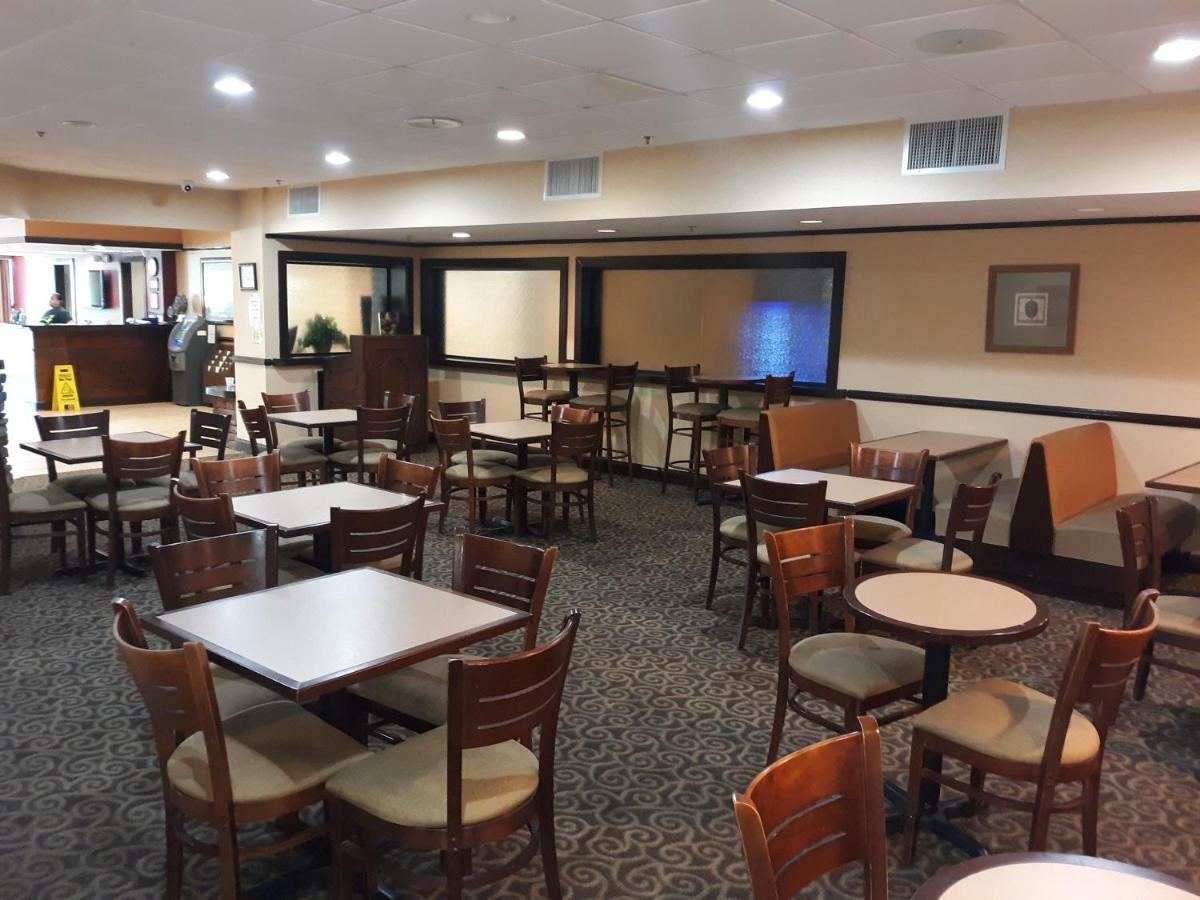 Oyo Hotel Phenix City Central Экстерьер фото